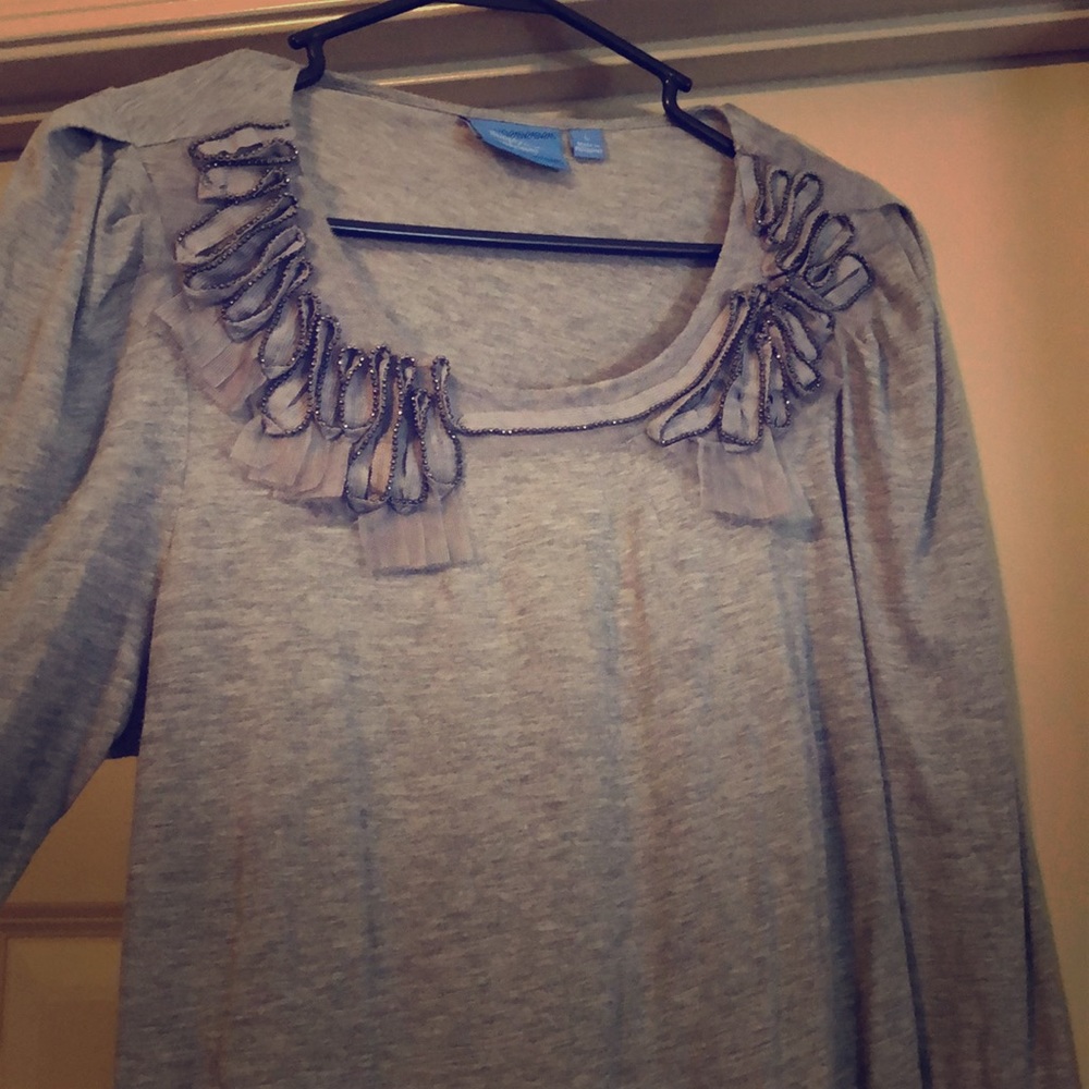 Long sleeve gray shirt